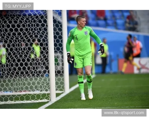 埃弗顿门将皮克福德不仅扑救神奇，更成功安抚冲突队友