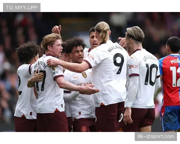 “看台上的领袖”：因伤缺阵的德布劳内仍在场边积极指导队友